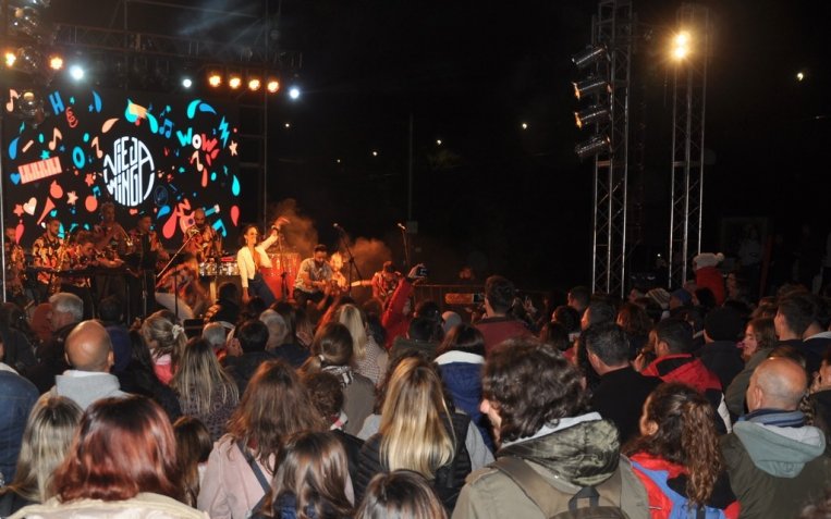 Cientos de tandilenses disfrutan de la Fiesta de San Patricio